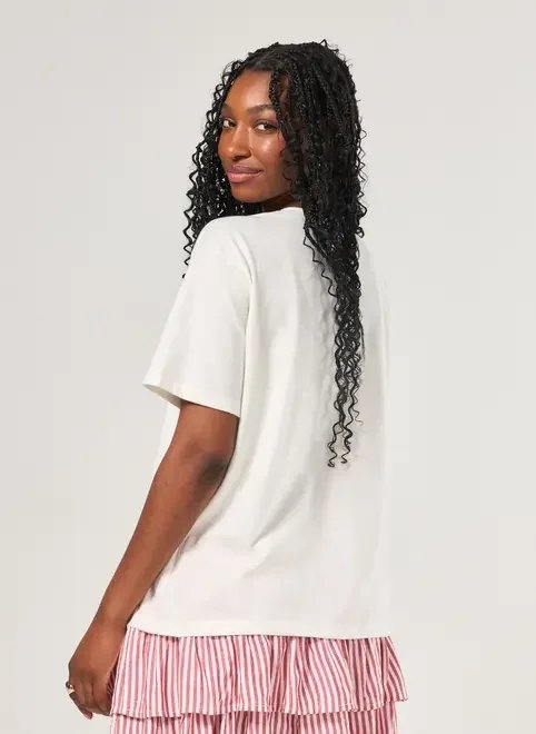 camiseta off-white estampa sardinha camiseta off-white estampa sardinha