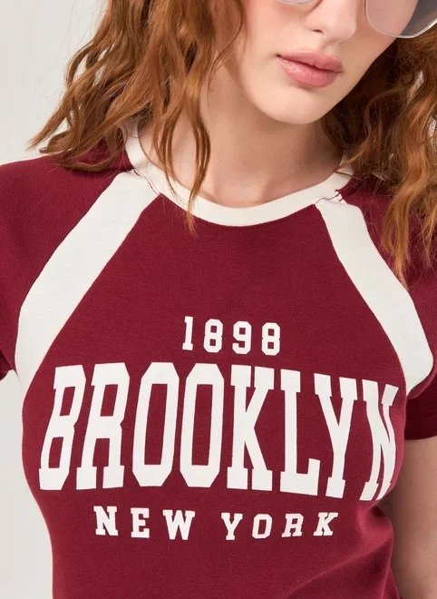 blusa bordô college brooklyn blusa bordô college brooklyn