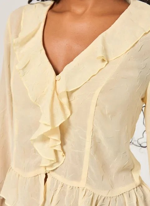 blusa manga longa babados texturizada blusa manga longa babados texturizada