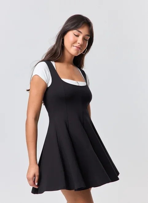 vestido romântico estruturado vestido romântico estruturado