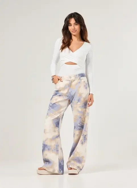 calça jeans tie dye wide leg calça jeans tie dye wide leg