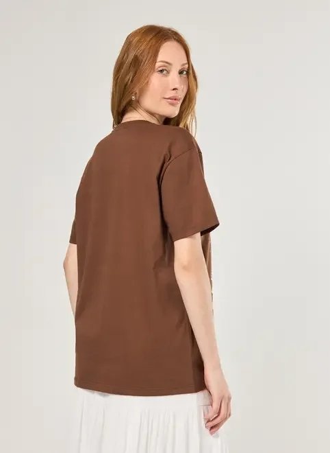 camiseta oversized marrom selos camiseta oversized marrom selos