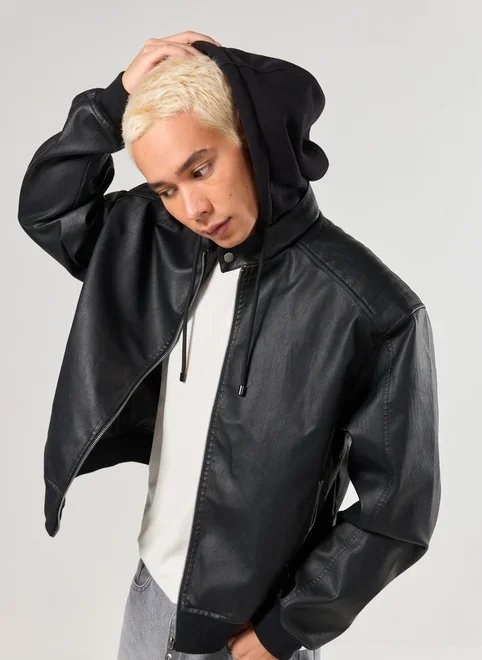 jaqueta preta poliuretano capuz moletom jaqueta preta poliuretano capuz moletom