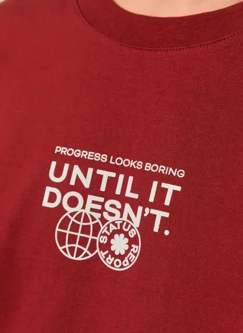 camiseta box vermelha em malhão escrito camiseta box vermelha em malhão escrito