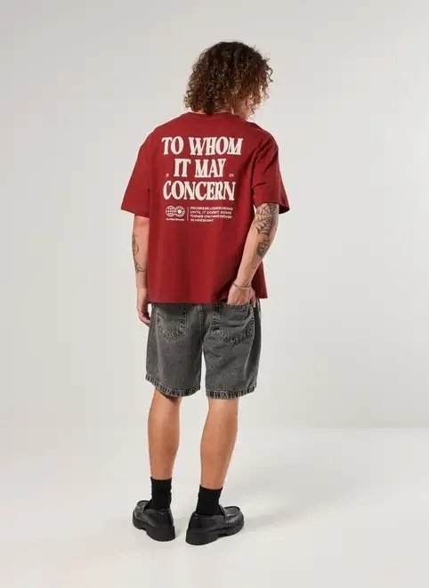 camiseta box vermelha em malhão escrito camiseta box vermelha em malhão escrito