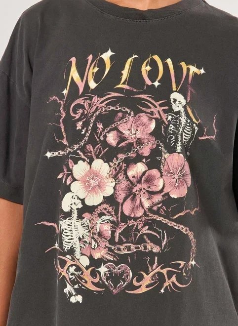 camiseta box estonada caveiras e flores camiseta box estonada caveiras e flores