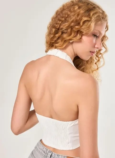 blusa off-white recortes e aviamento blusa off-white recortes e aviamento