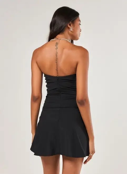 vestido curto decote reto franzido vestido curto decote reto franzido