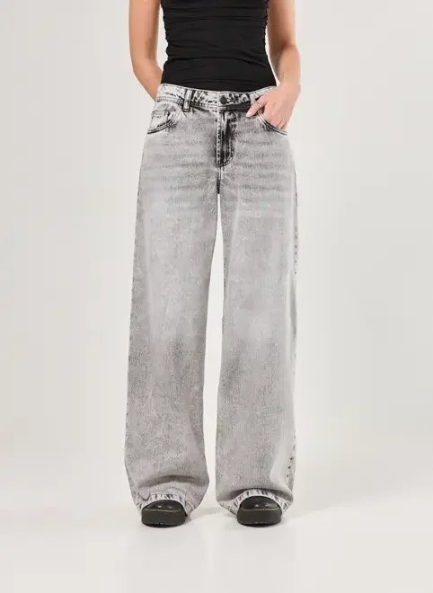 calça jeans boy cintura baixa cinza calça jeans boy cintura baixa cinza