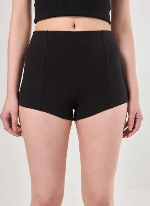 micro short em malha preta micro short em malha preta