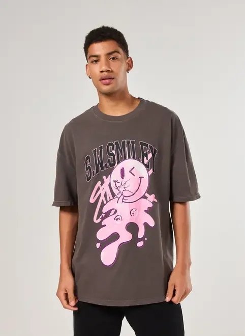 camiseta oversized malhão estonada smile camiseta oversized malhão estonada smile