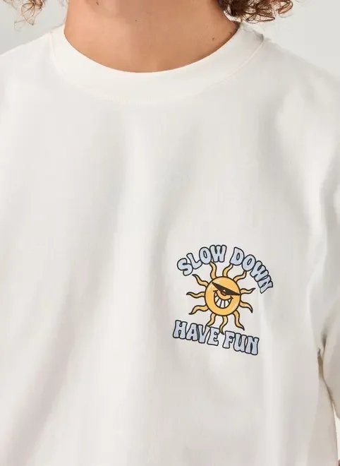 camiseta off-white comfort malhão sun camiseta off-white comfort malhão sun