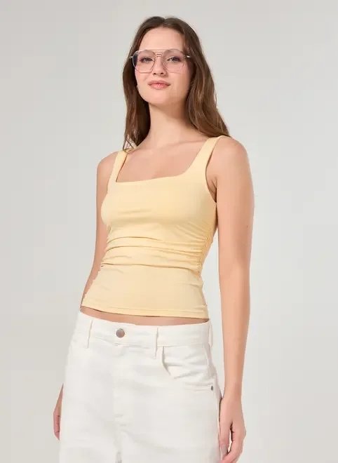 regata justa em tom pastel regata justa em tom pastel