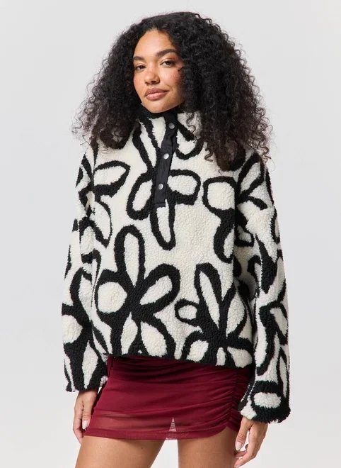 blusa oversized manga longa pelinhos flores blusa oversized manga longa pelinhos flores