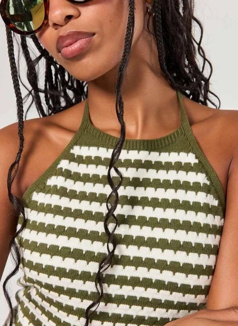 cropped frente única tricô verde e off cropped frente única tricô verde e off