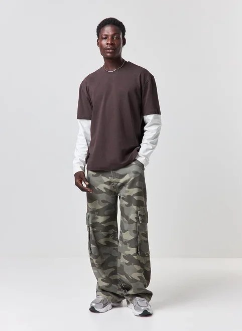 calça sarja oversized camuflada calça sarja oversized camuflada