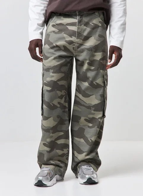 calça sarja oversized camuflada calça sarja oversized camuflada