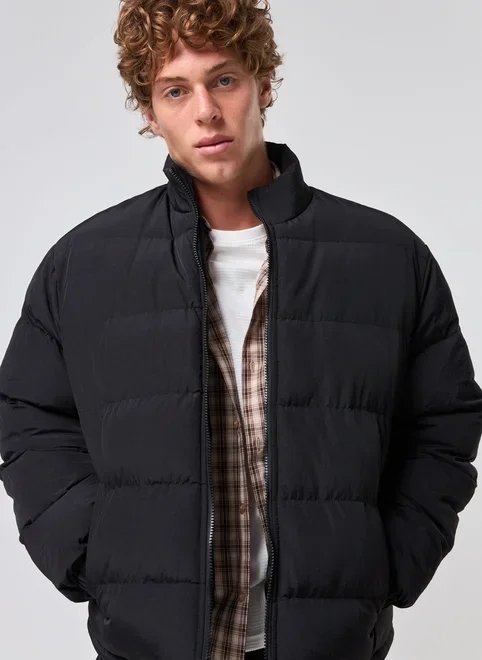 jaqueta box puffer preta gola alta jaqueta box puffer preta gola alta