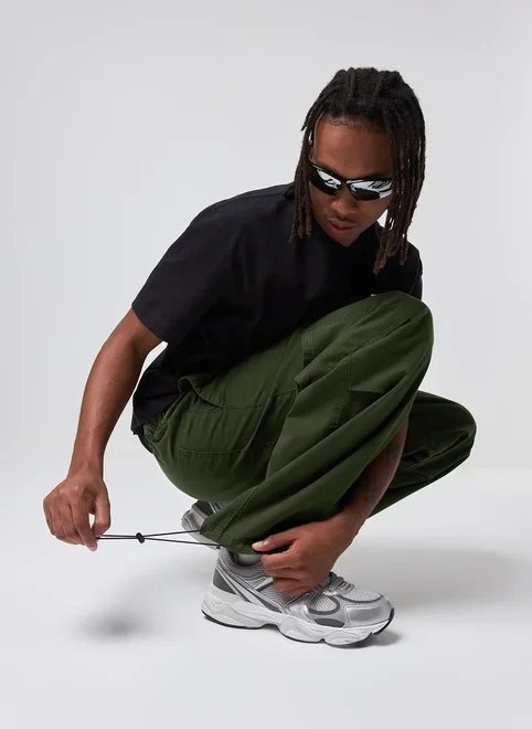 calça sarja parachute cargo calça sarja parachute cargo