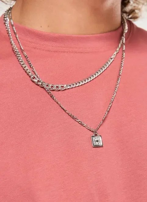 conjunto 2 colares prateados corrente e cruz conjunto 2 colares prateados corrente e cruz