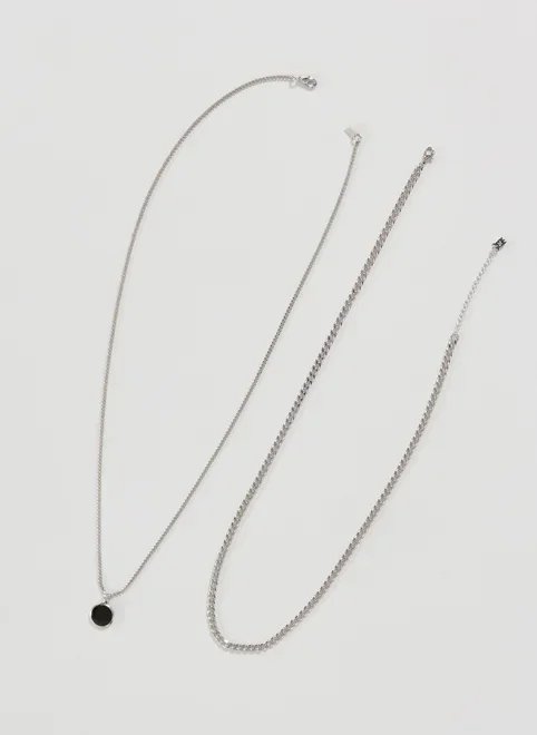 conjunto 2 correntes prateadas plaquinha preta conjunto 2 correntes prateadas plaquinha preta