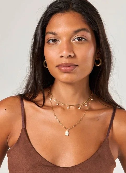 conjunto 3 colares dourados carta conjunto 3 colares dourados carta