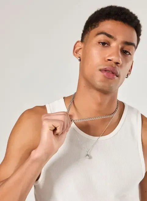 conjunto 2 colares prateados dado conjunto 2 colares prateados dado