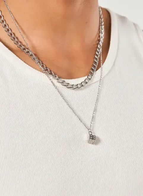 conjunto 2 colares prateados dado conjunto 2 colares prateados dado