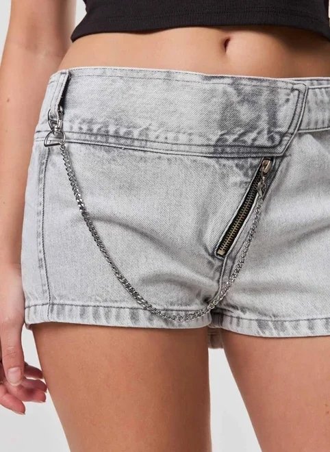 micro short jeans cintura baixa fivela micro short jeans cintura baixa fivela