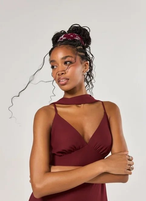 vestido chiffon com lenço fino vestido chiffon com lenço fino