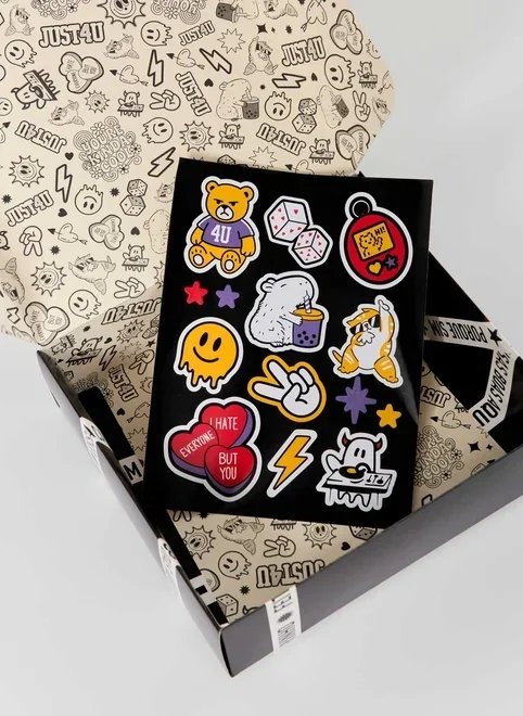 caixa de presente com adesivos caixa de presente com adesivos