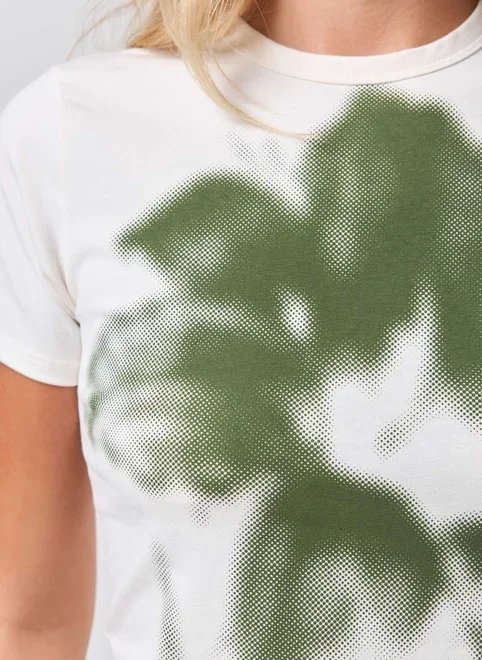 mini tee off‑white flor verde mini tee off‑white flor verde