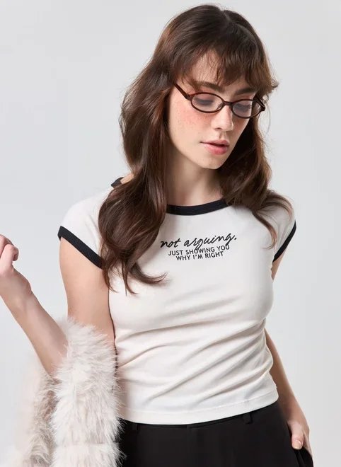 camiseta mc regular silk lettering:pp:off-white camiseta mc regular silk lettering:pp:off-white