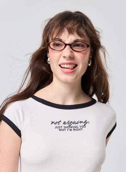 camiseta mc regular silk lettering:pp:off-white camiseta mc regular silk lettering:pp:off-white