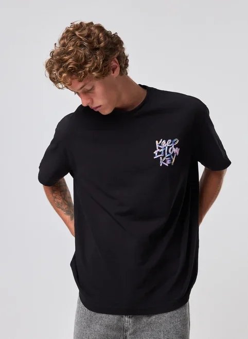 camiseta relaxed malhão escrito costas camiseta relaxed malhão escrito costas