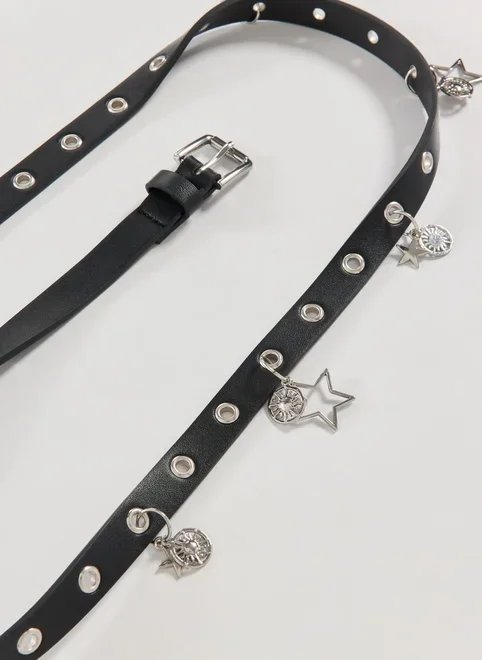 cinto poliuretano preto ilhoses pingentes cinto poliuretano preto ilhoses pingentes