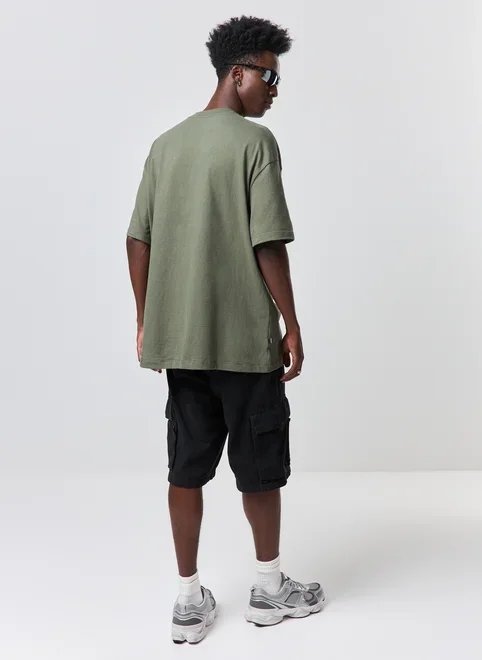 camiseta relaxed malhão estampa deslocada camiseta relaxed malhão estampa deslocada