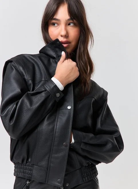 jaqueta poliuretano super oversized jaqueta poliuretano super oversized