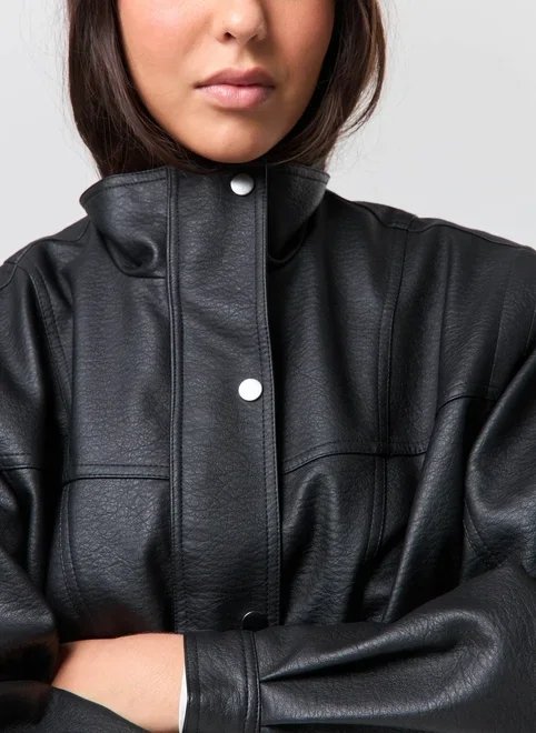 jaqueta poliuretano super oversized jaqueta poliuretano super oversized