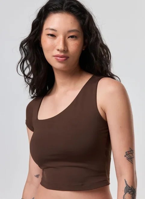 cropped poliamida mangas assimétricas cropped poliamida mangas assimétricas