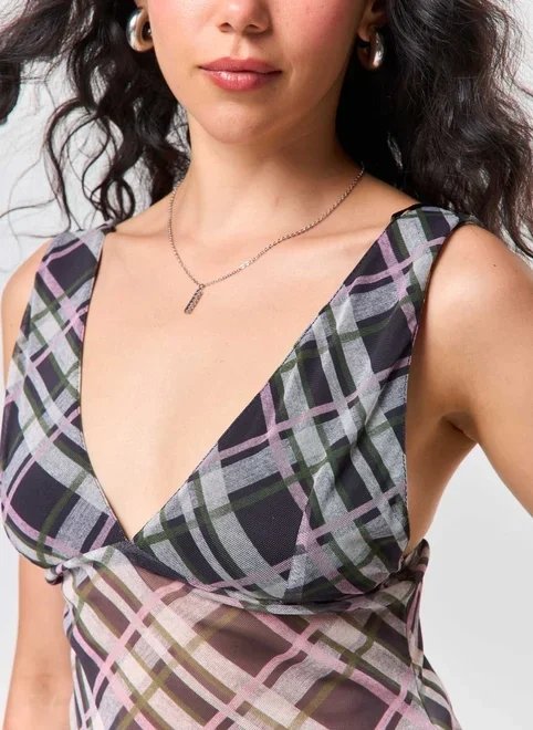 blusa tule xadrez decote v blusa tule xadrez decote v