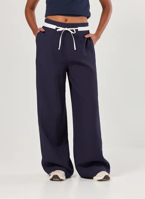 calça azul-marinho amarração contrastante calça azul-marinho amarração contrastante