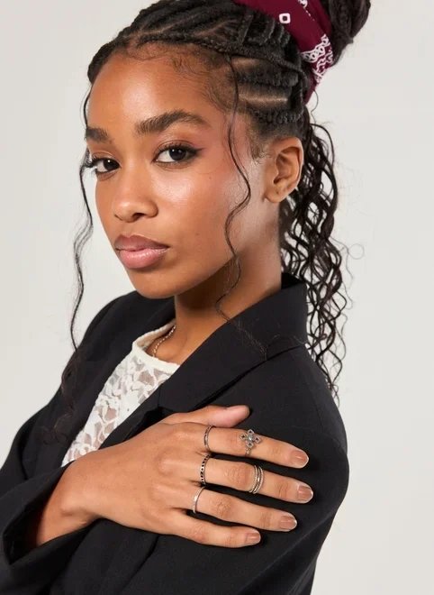 conjunto 5 anéis prateados strass coloridas conjunto 5 anéis prateados strass coloridas