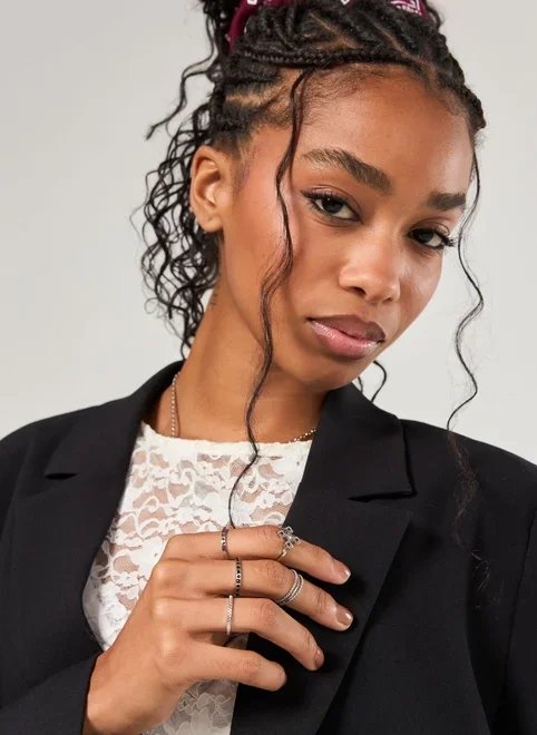 conjunto 5 anéis prateados strass coloridas conjunto 5 anéis prateados strass coloridas