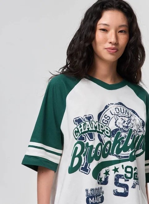 camiseta off-white box raglan brooklyn camiseta off-white box raglan brooklyn