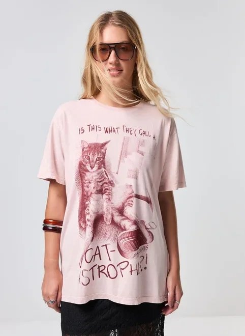 camiseta oversized rosa gato camiseta oversized rosa gato