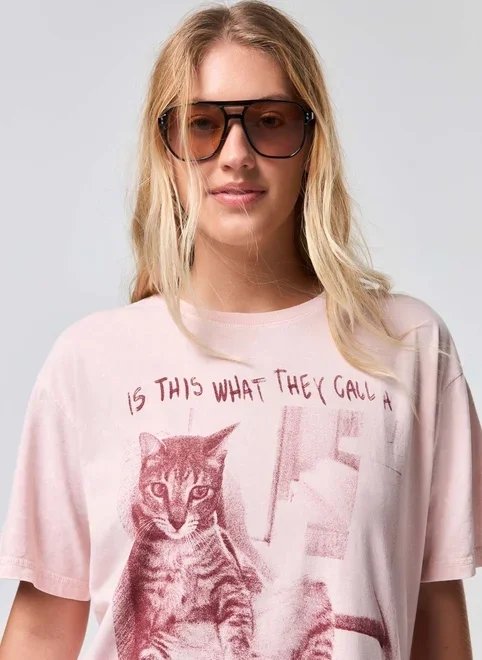 camiseta oversized rosa gato camiseta oversized rosa gato