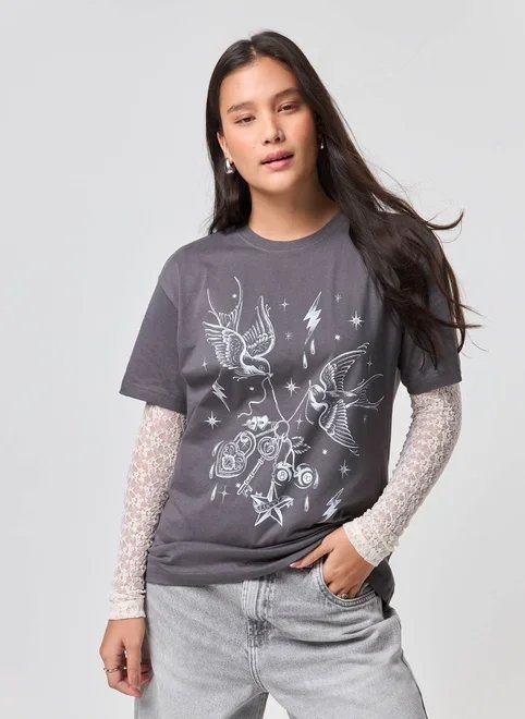 camiseta oversized preta lavada passarinhos camiseta oversized preta lavada passarinhos