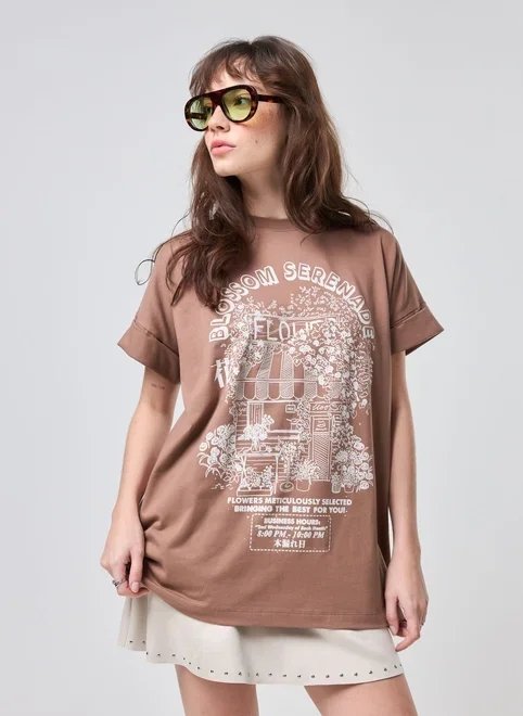 camiseta oversized marrom floricultura camiseta oversized marrom floricultura
