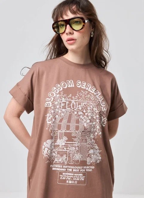 camiseta oversized marrom floricultura camiseta oversized marrom floricultura